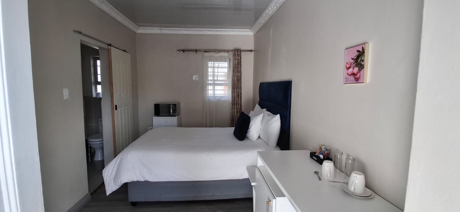 8 Bedroom Property for Sale in Southernwood Eastern Cape